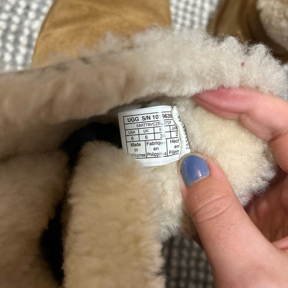 UGG Karel Classic Chestnut Boots - Picture 5 of 6